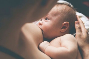 Sau sinh mổ mẹ làm thế nào để sữa về nhiều?
