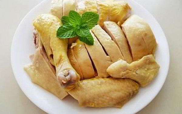 sau sinh mổ mẹ nên kiêng ăn thịt gà